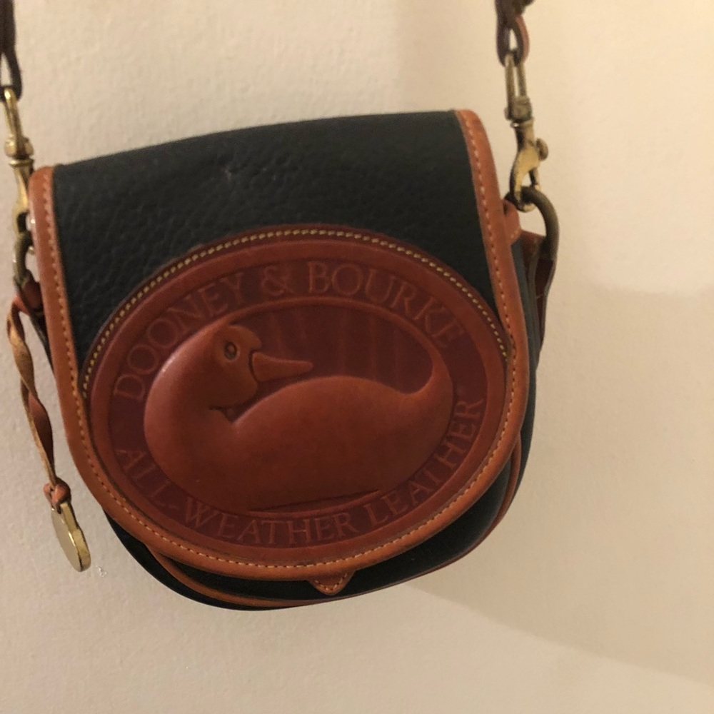 Dooney & Bourke, classic small crossbody